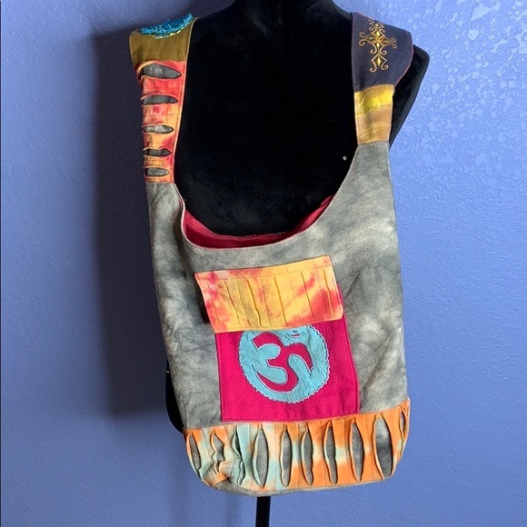 Made in India Handbags - Om symbol tote. Made in India, zipper clos…